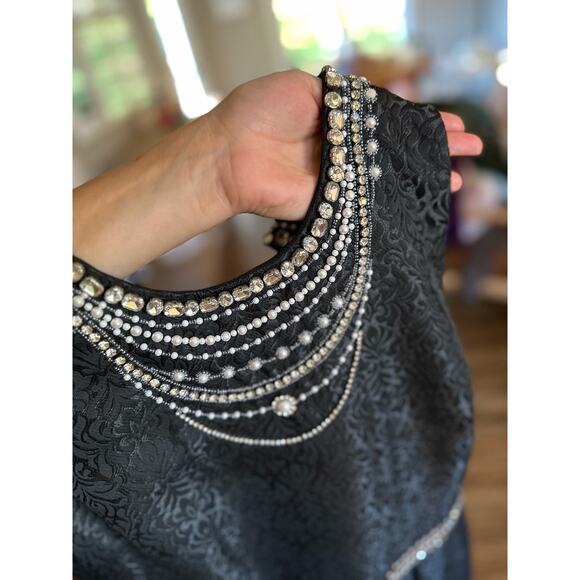 NWT Alicia and Olivia Jewel Embellished Textured Pleated Gown Black - Picture 8 of 12